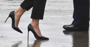 High-heeled-shoes